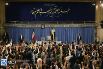 دیدار جمعی از دانشجویان با مقام معظم رهبری