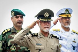سرلشکر صالحی از پایگاه دریایی بوشهر بازدید کرد