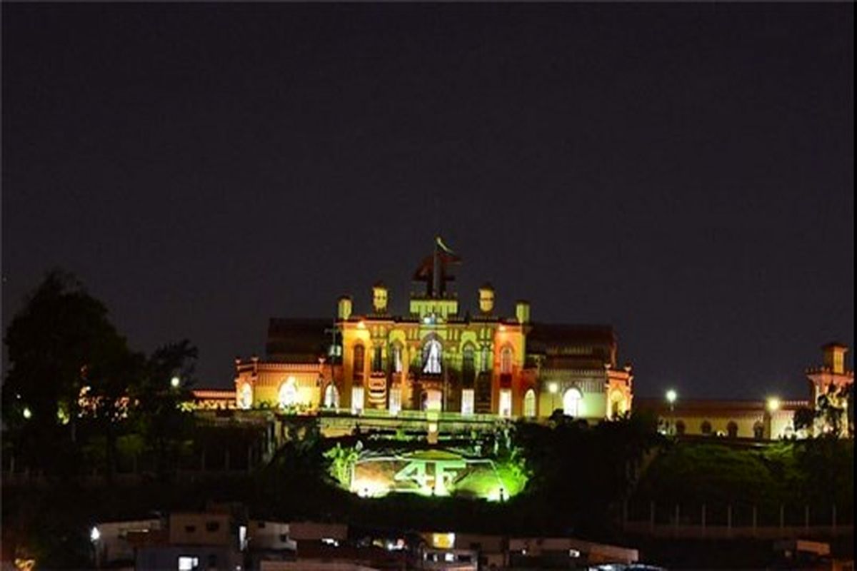 آرامگاه+چاوز