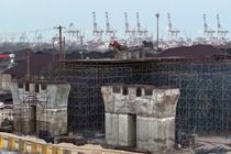 پیشرفت ۷۰ درصدی احداث پل دسترسی به اراضی ۲۴۰۰ هکتاری بندر شهید رجایی