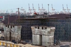 پیشرفت ۷۰ درصدی احداث پل دسترسی به اراضی ۲۴۰۰ هکتاری بندر شهید رجایی