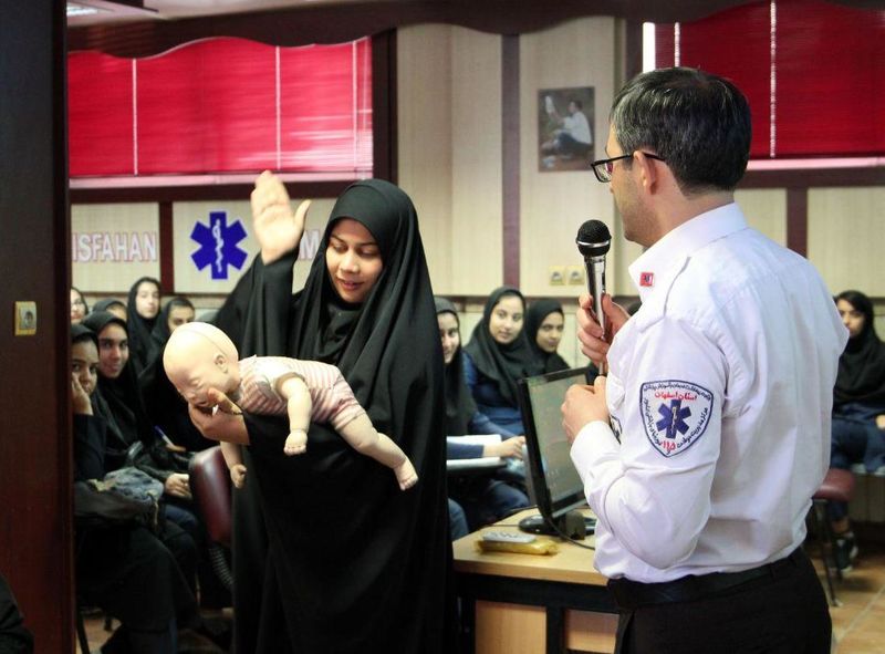 3 هزار دانشآموز دختر اصفهانی آموزش کمک های اولیه دیدند