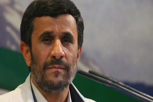 احمدی‌نژاد دست به کار شد