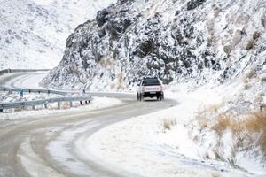 مسدودی گسترده محورهای مازندران به دلیل بارش شدید برف