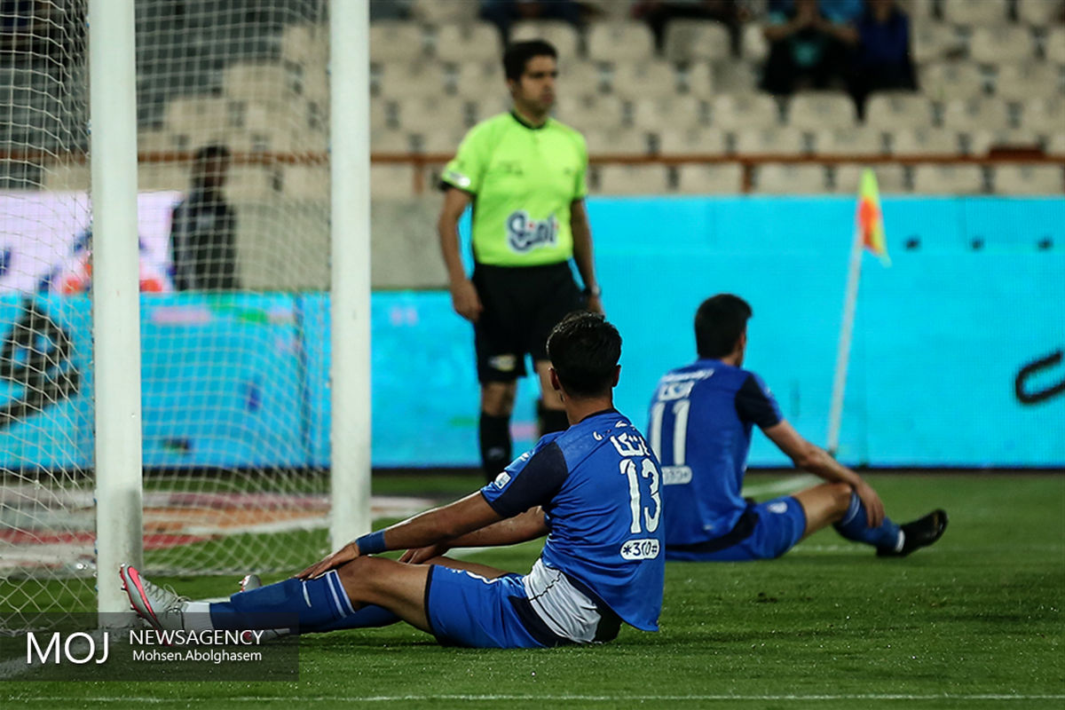 دیدار تیم های فوتبال استقلال تهران و استقلال خوزستان