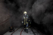 پاساژ امام رضا (ع) کوی فرهنگیان اهواز طعمه حریق شد