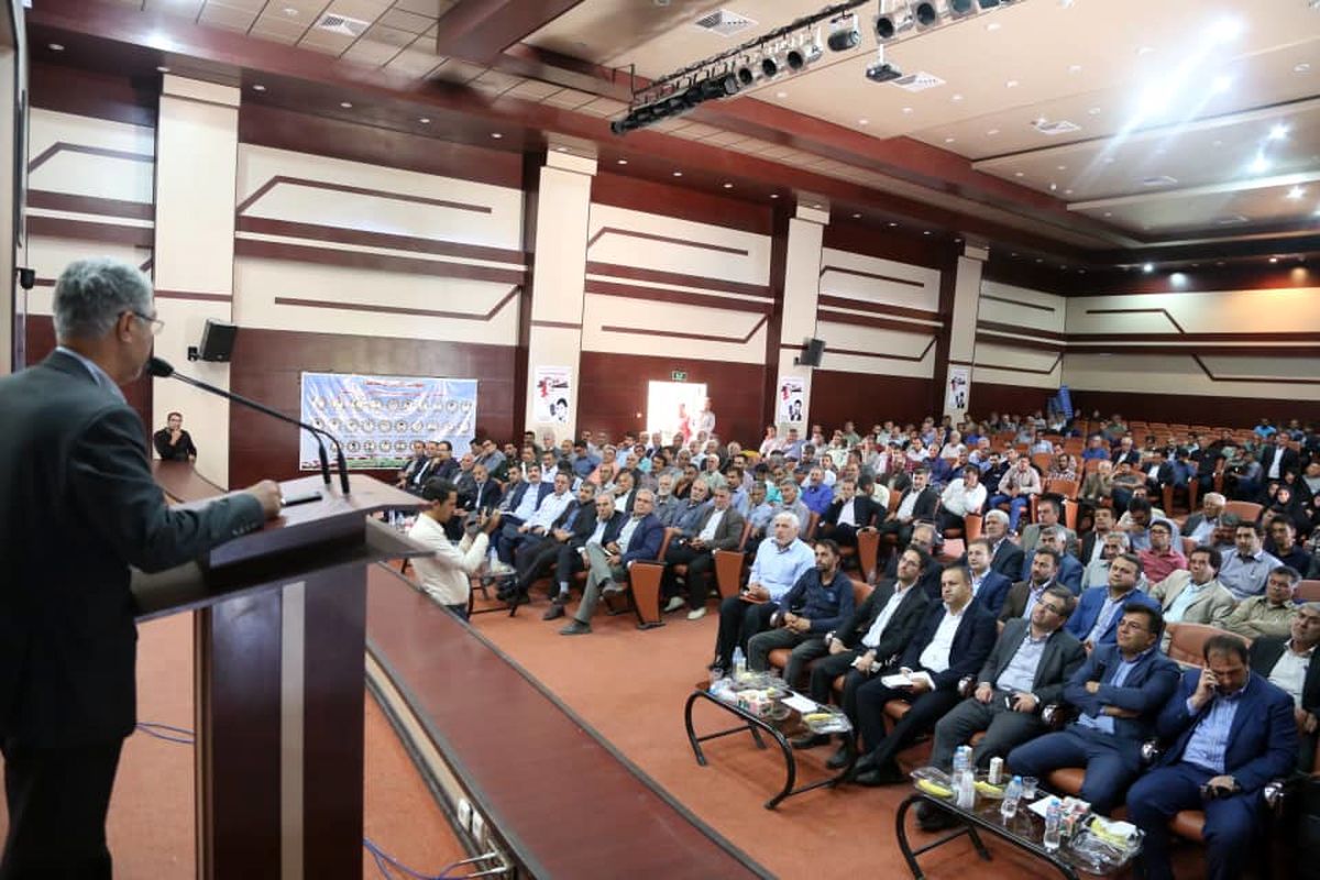 استاندار فارس در جلسه شورای اداری شهرستان خرامه