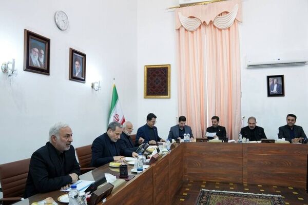مسئولان برگزاری مراسم تشییع پیکر رهبر شهید انقلاب اسلامی با وزیر امور خارجه نشست برگزار کردند