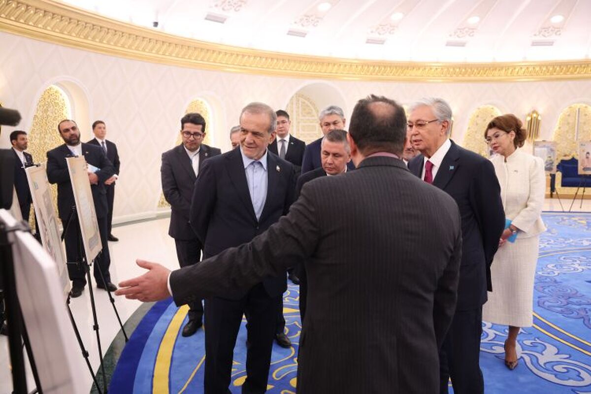 رئیس جمهور از نمایشگاه اسناد تاریخی ایران درباره آسیای مرکزی بازدید کرد
