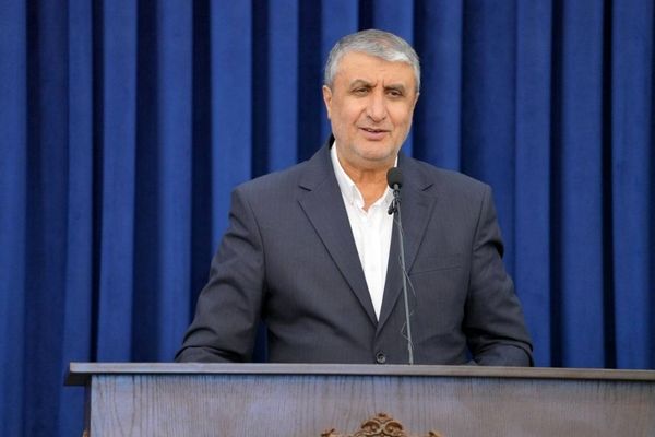 توسعه اجتماعی باید در صدر برنامه‌های کشور باشد