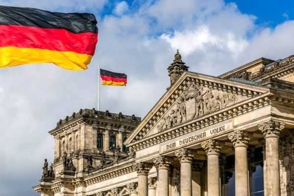 دولت آلمان به ارتش دستور داد تا  گرینلند را ترک کند