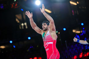 هادی ساروی به فینال کشتی فرنگی قهرمانی جهان ۲۰۲۵ رسید