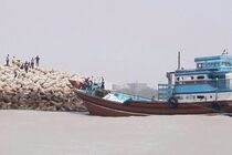 نیروی دریایی سپاه یک شناور را از غرق‌شدن نجات داد