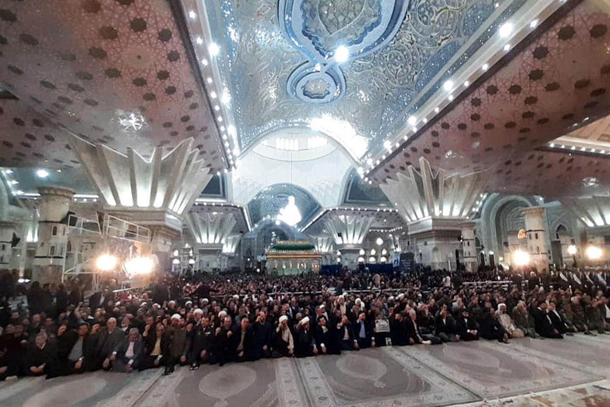 مراسم بزرگداشت 12 بهمن در حرم مطهر امام