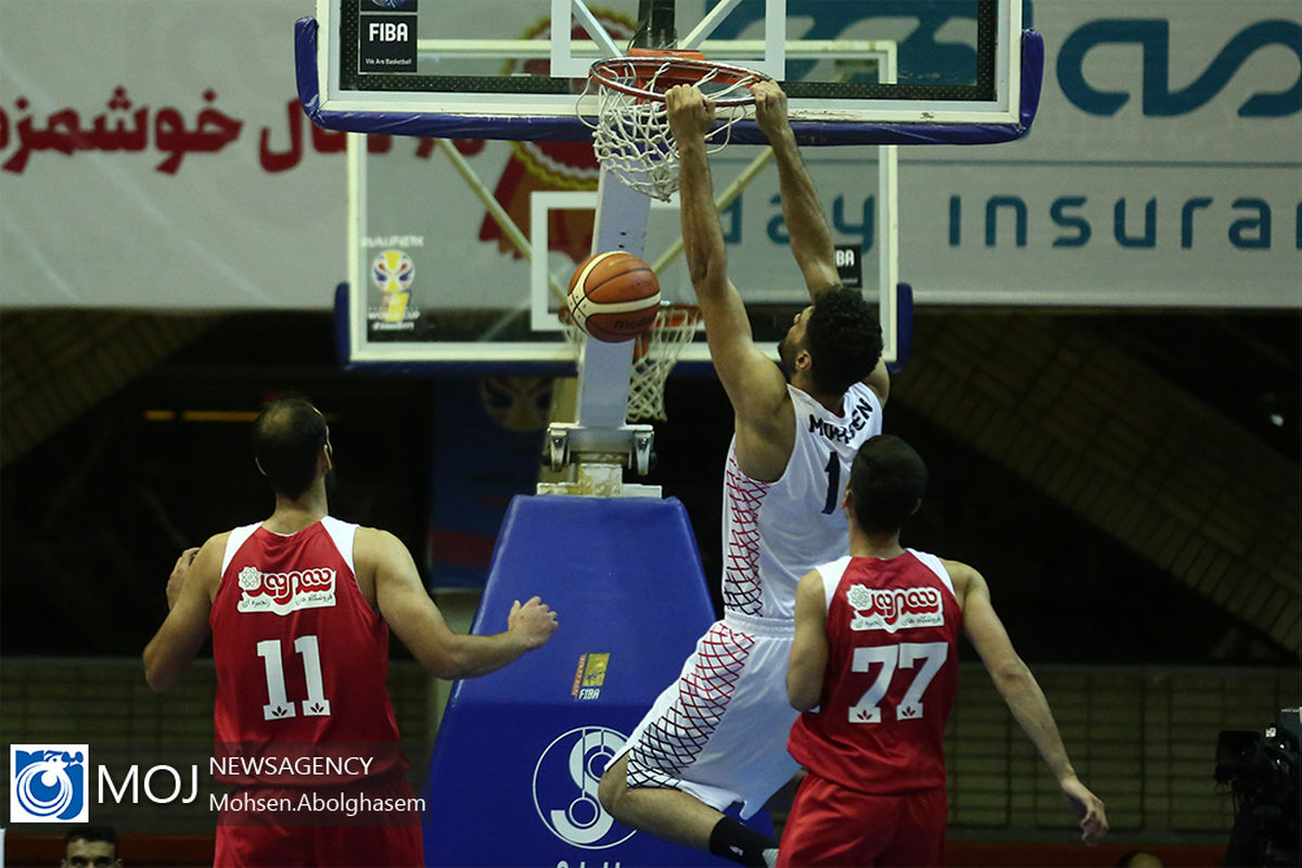 دیدار تیم های بسکتبال اکسون و مهرام