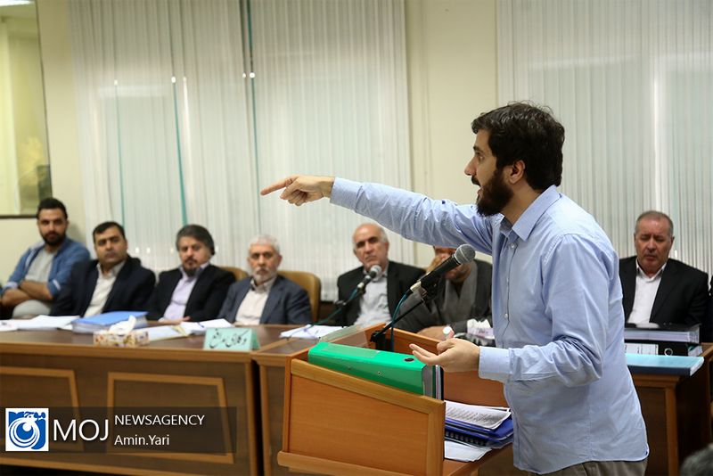 مدیران گردن همدیگر میاندازند/ مرد باشید پای کار خود بایستید