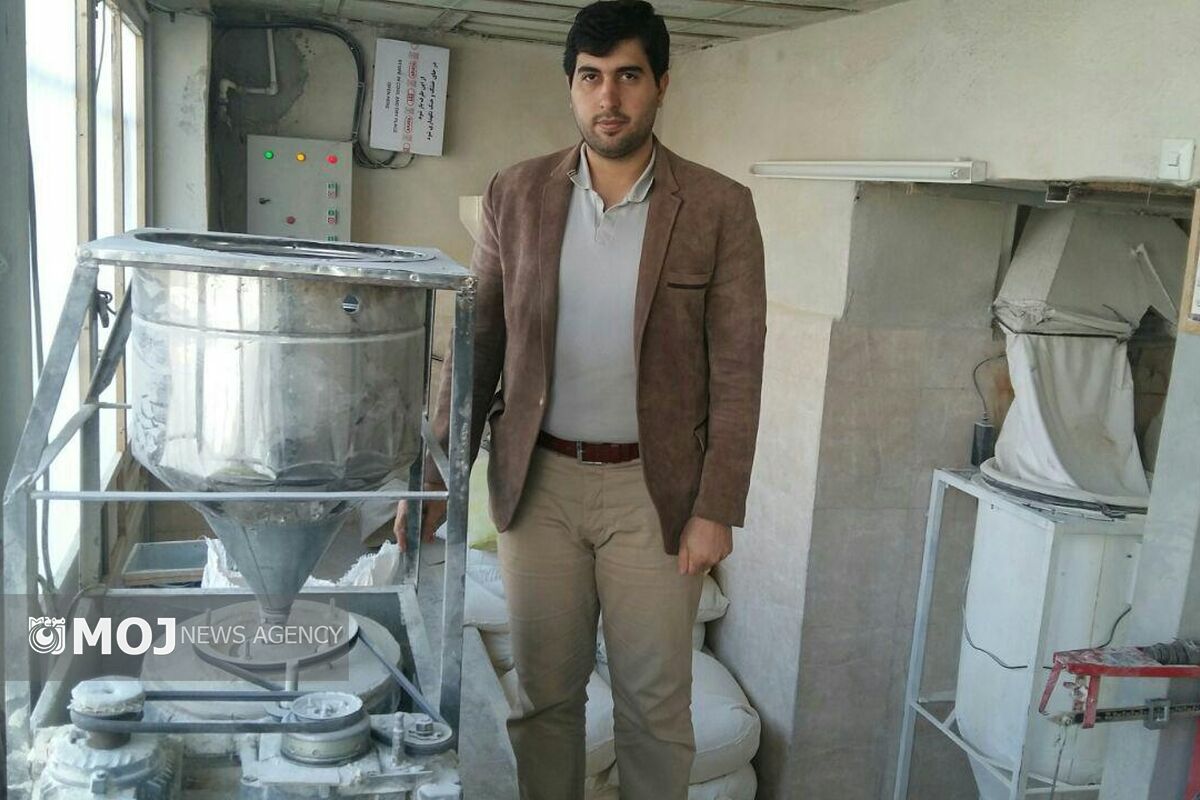 مخترع سریش آبادی