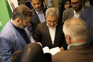 رواج فضای مجازی باعث کسادی بازار خرید کتاب چاپی شده است