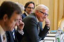 معاون وزیر خارجه روسیه و سفیر ایران در مورد برجام مذاکره می کنند