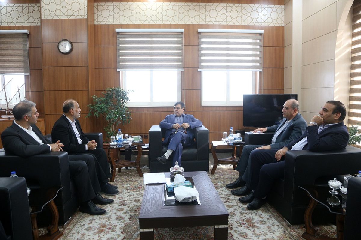 فریدون همتی-نشست با شرکت های پخش