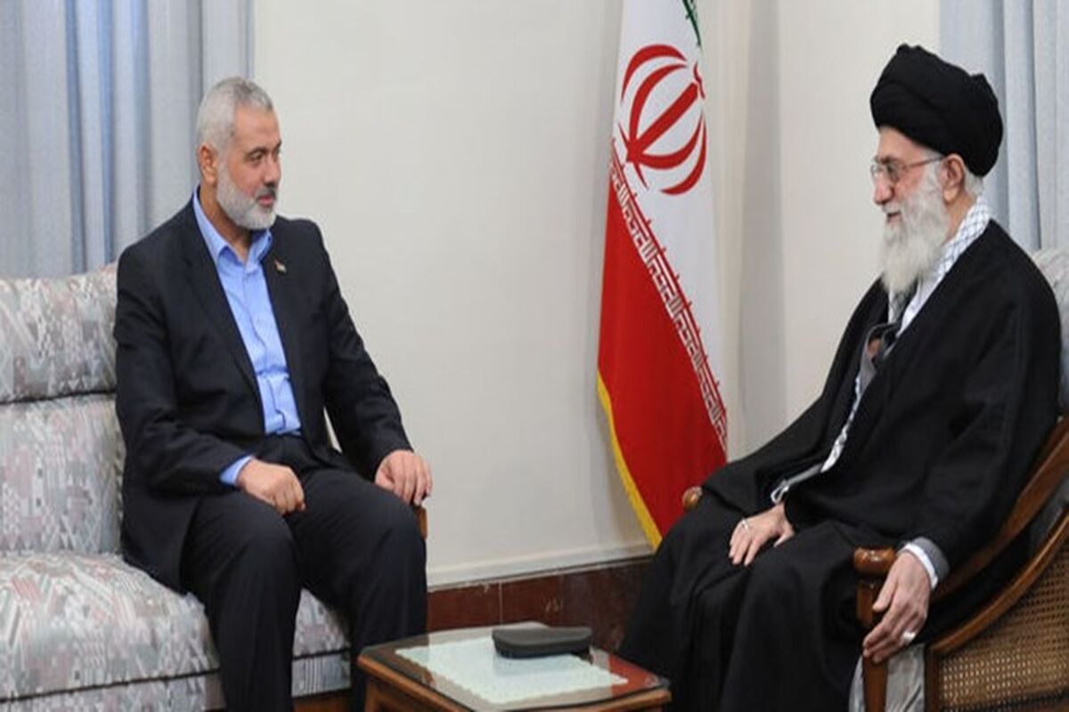اسماعیل هنیه در کنار رهبر انقلاب