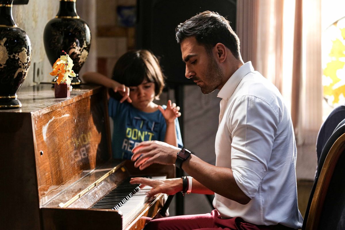 خوانندگان پازل بند بازیگر فیلم سینمایی گل به خودی شدند