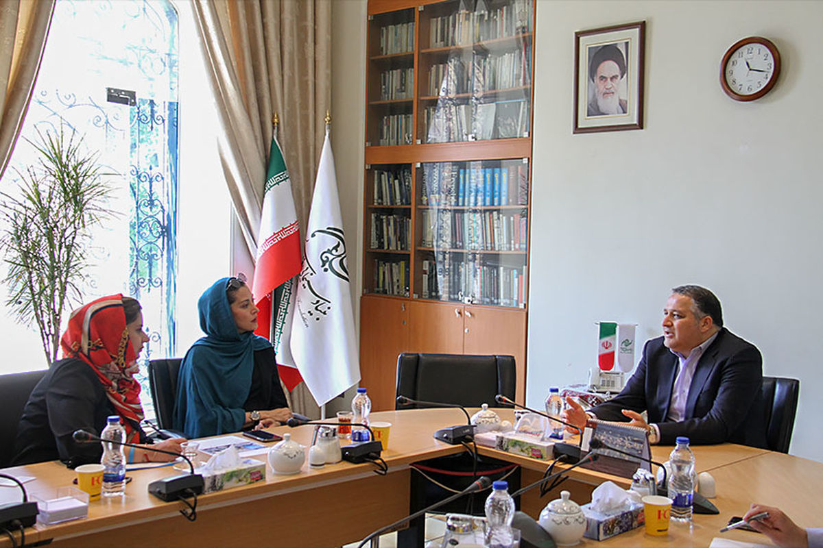 علیرضا تابش و مهتاب کرامتی