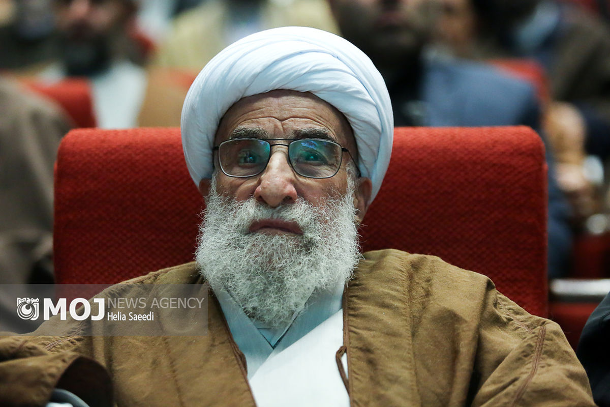 همایش سراسری خادمان حضور