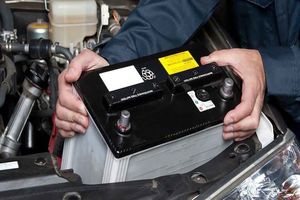 دستگیری سارق ۵۰ ساله‌ باطری خودرو در قم 