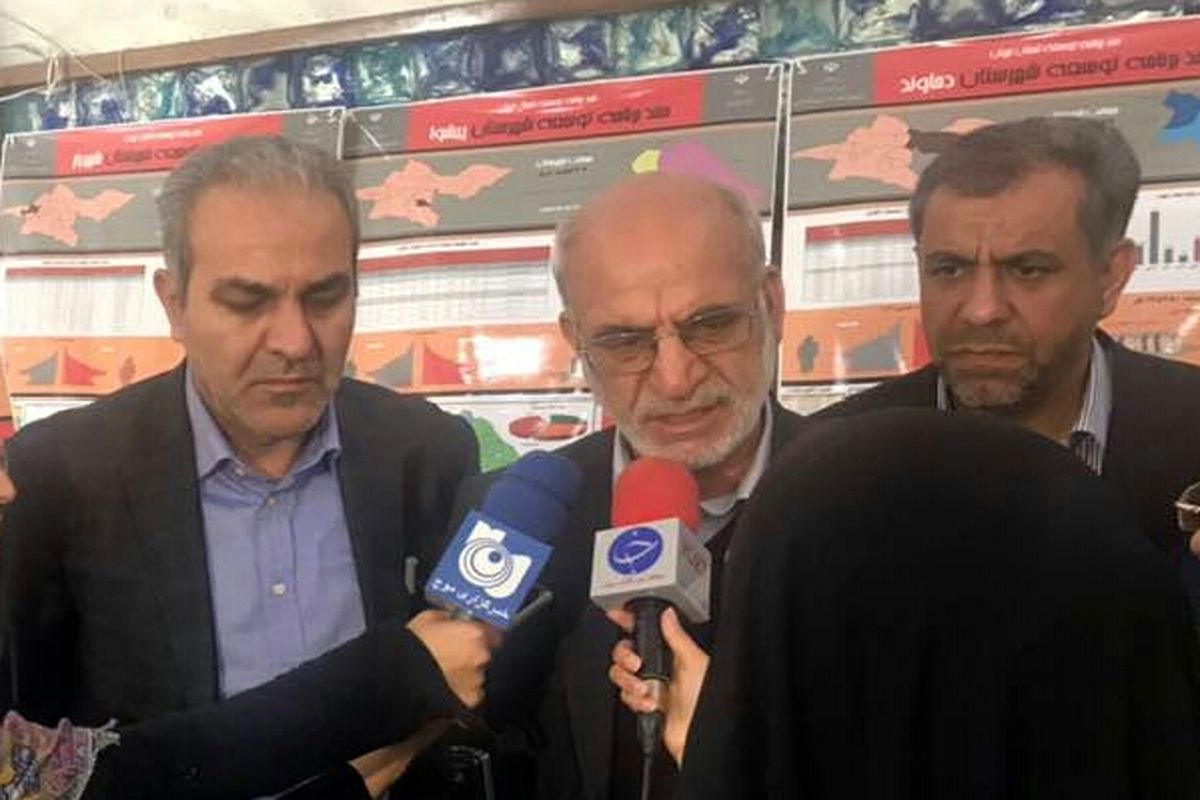 مقیمی در جمع خبرنگاران + لوگوی موج