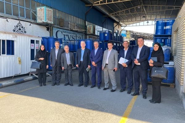 بازدید مدیران بانک سرمایه از کارخانه خورشید فناوران نفیس با هدف توسعه همکاری‌های بانکی