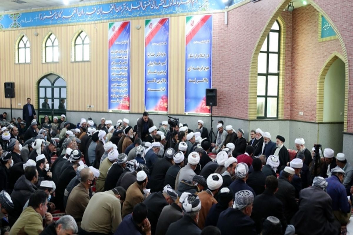 رئیس جمهور در دیدار جمعی از علما و روحانیون کردستان