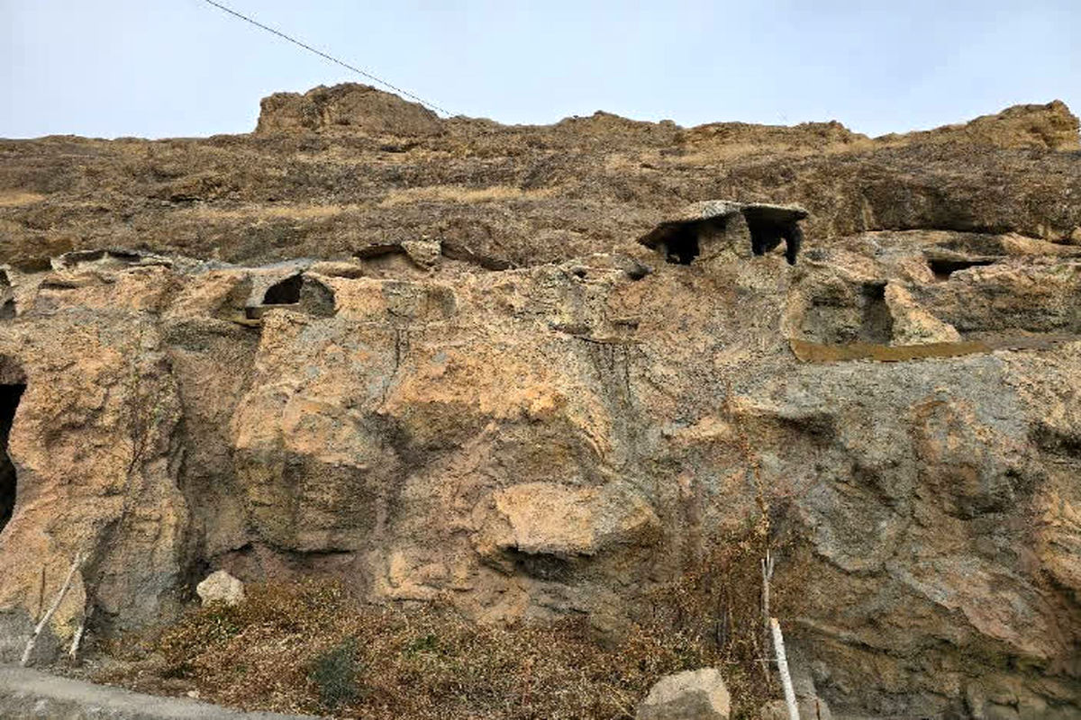 افتتاح نخستین اقامتگاه صخره ای شرق کشور در تربت حیدریه