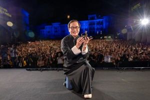 جکی چان جایزه پاردو آلا کاریرا لوکارنو ۲۰۲۵ را دریافت کرد