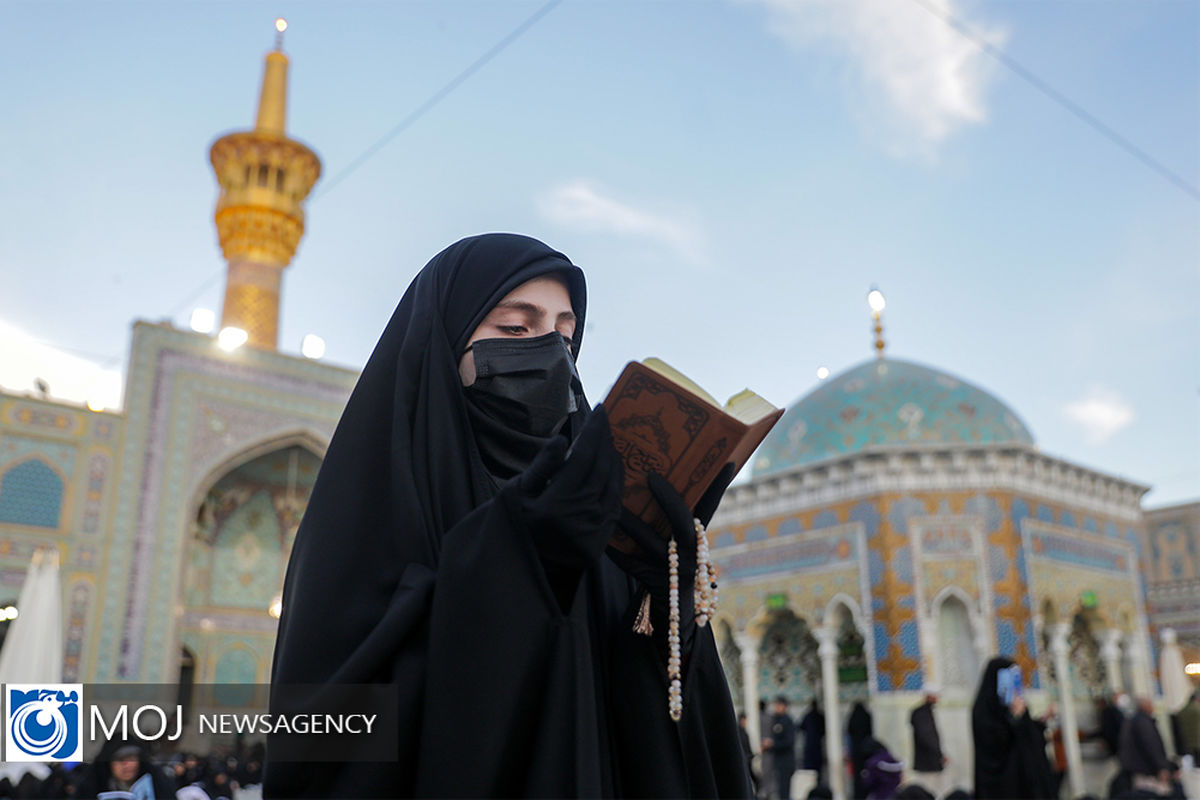 دعای ام ‌داوود در حرم مطهر رضوی