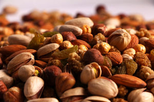 کاهش صادرات خشکبار ادامه دارد / دولت وعده سر خرمن می‌دهد