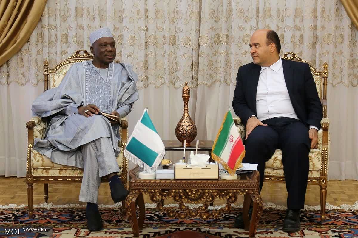 معاون اقتصادی