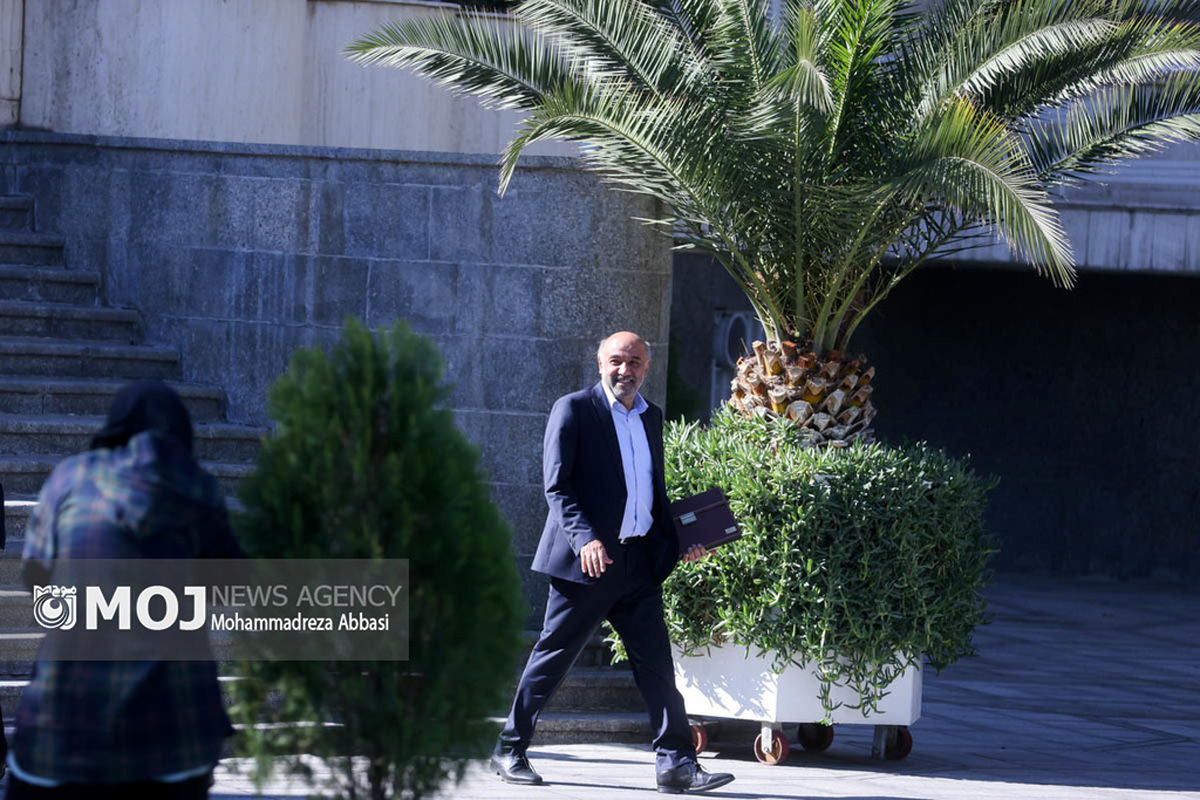 حاشیه جلسه هیات دولت - ۱۶ آبان