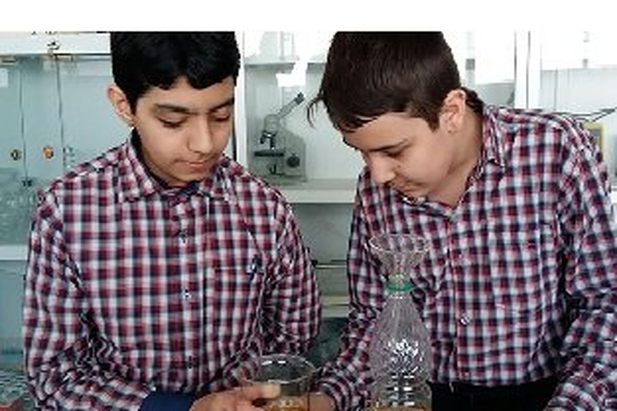 دانش آموز