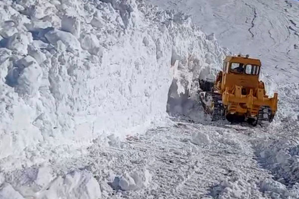 اجرای عملیات برف‌روبی بیش از ۶۳ هزار کیلومتر از شبکه راه‌های کشور