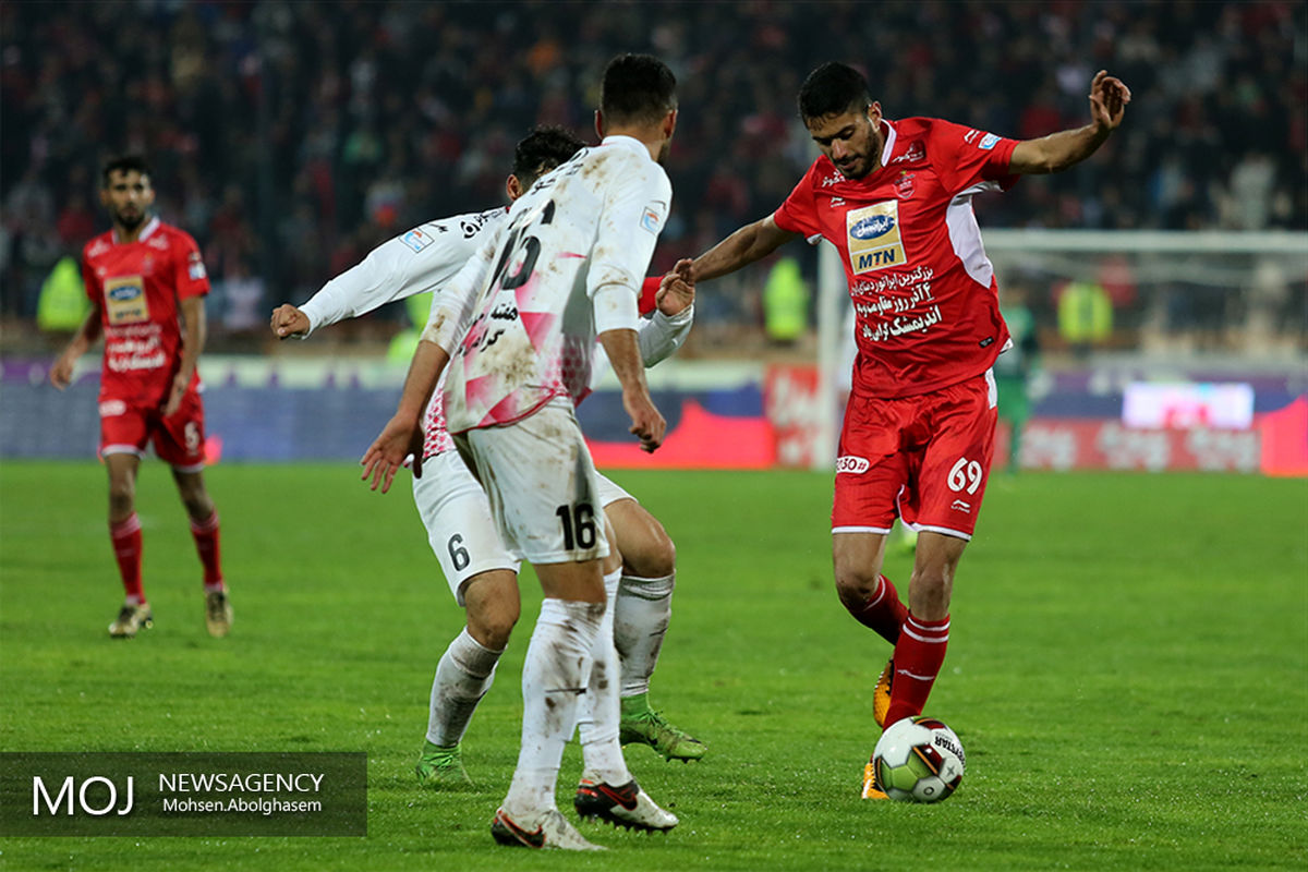 دیدار تیم های فوتبال پرسپولیس و تراکتورسازی تبریز