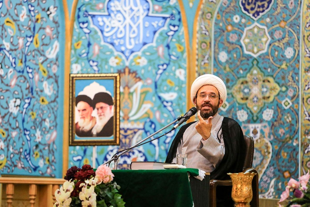 حرم مطهر بانوی کرامت