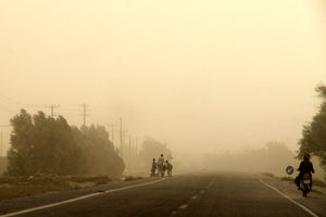 توقف 2 قطار مسافربری به علت وقوع طوفان