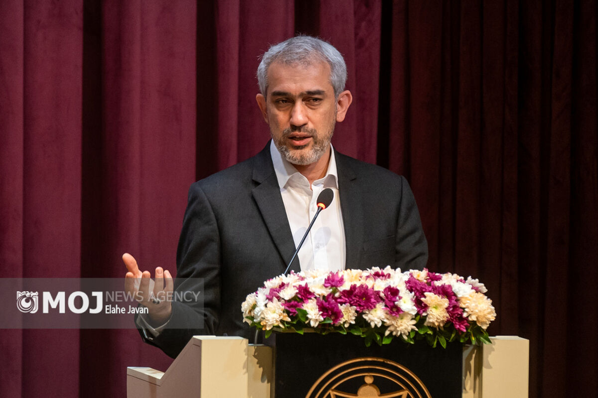 سید علی مدنی‌زاده + وزیر اقتصاد و دارایی