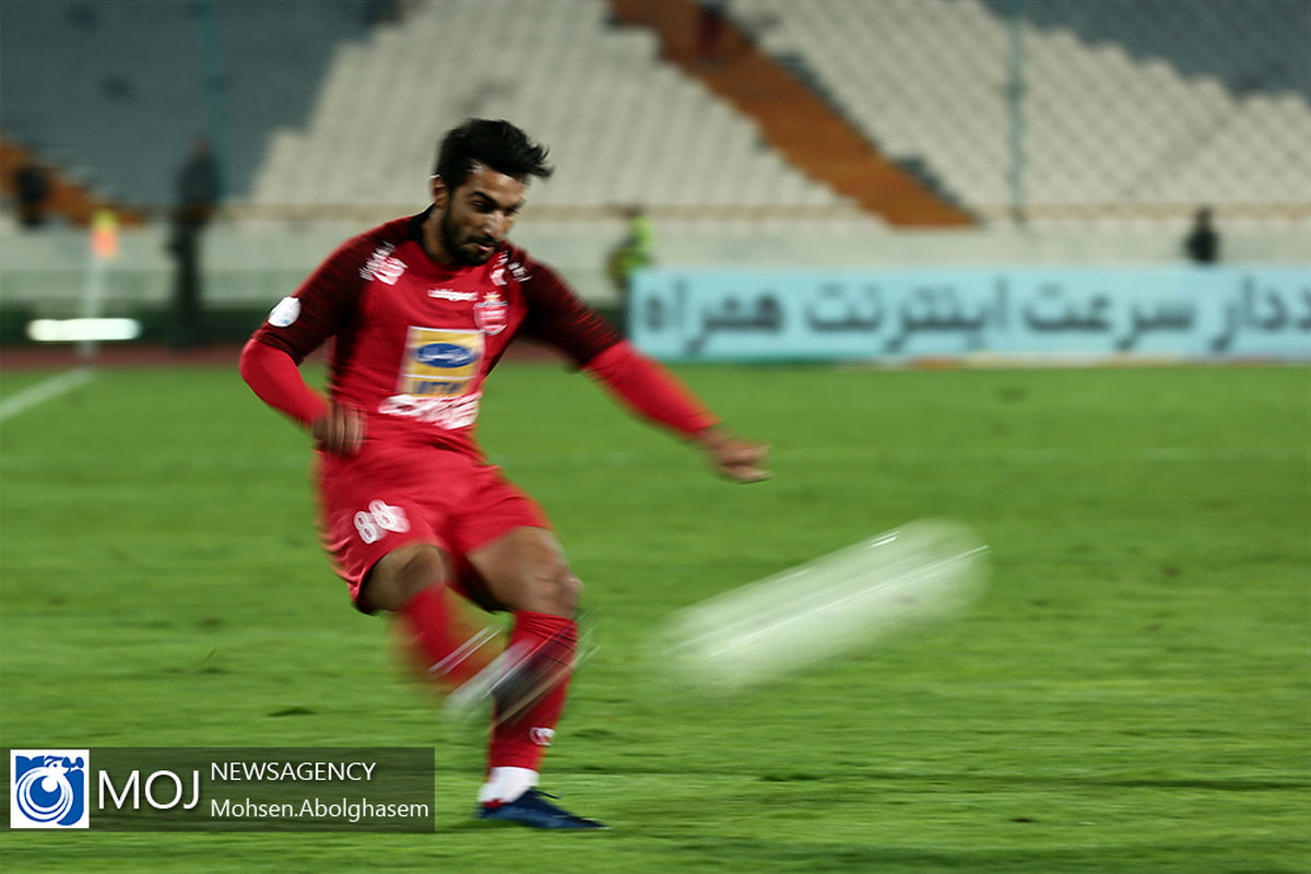 دیدار تیم های فوتبال پرسپولیس و ماشین سازی