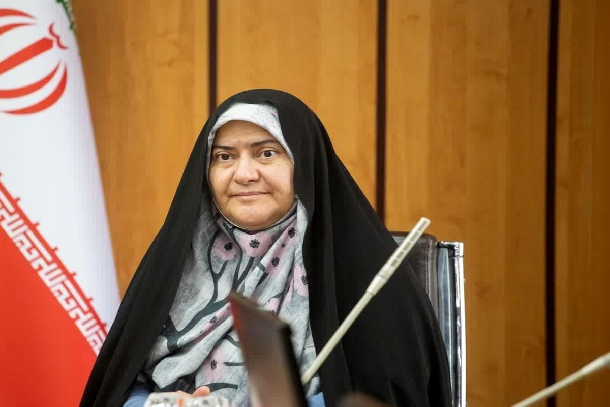 رییس کمیسیون بانوان شورای شهر قزوین (2)