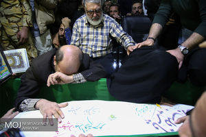 وداع با پیکر شهید مدافع حرم میثم نظری