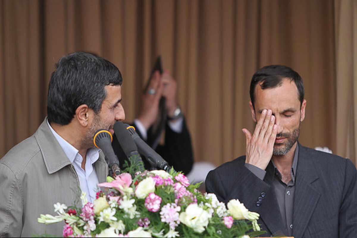 احمدی نژاد و بقایی