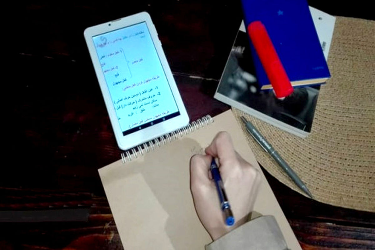  اهدای ۸۰۰ تبلت به دانش‌آموزان نیازمند سبزوار