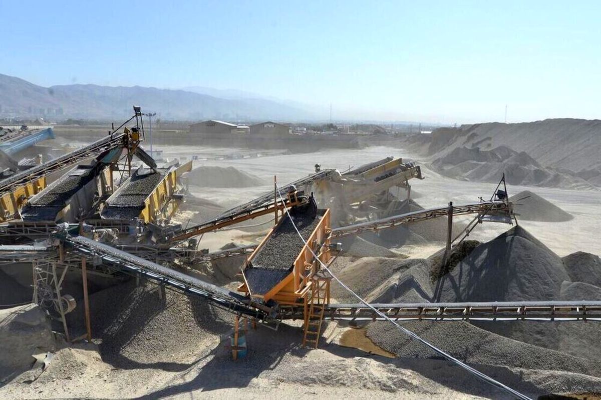 مهر و موم دو معدن متخلف در محور هراز